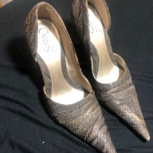 Textured, pieced, leather heels